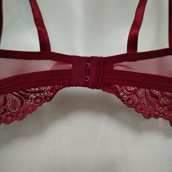 Sultry (L) Caged and Keyhole Rich Red Lingerie Set - Picture 8 of 11